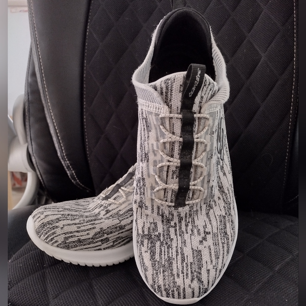 Skechers Women's Gray and White Knit Slip-On Sneakers